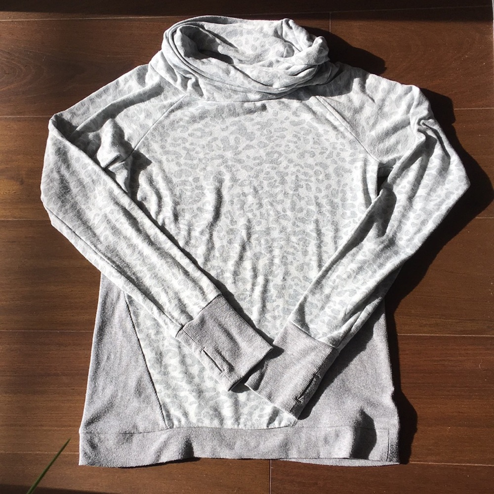 Venus leopard sweatshirt